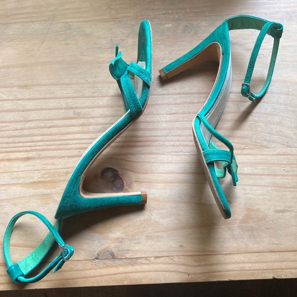 Banana Republic Martinique Green Suede Leaf Detail Ankle-Strap Stiletto Heels 9M - Picture 2 of 5